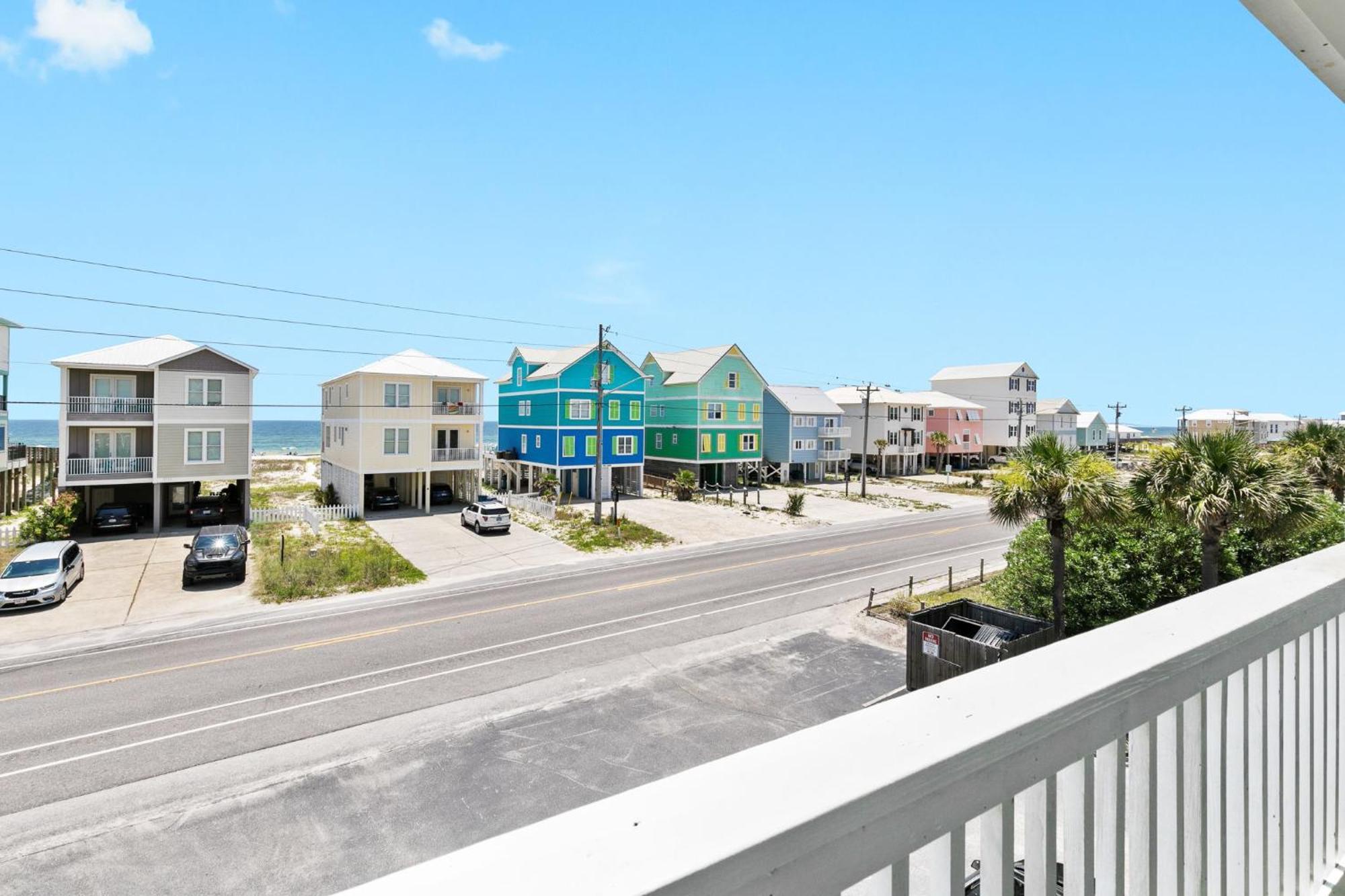 Apartment 3br Gulf Views With Pool, Boat Launch And Dock