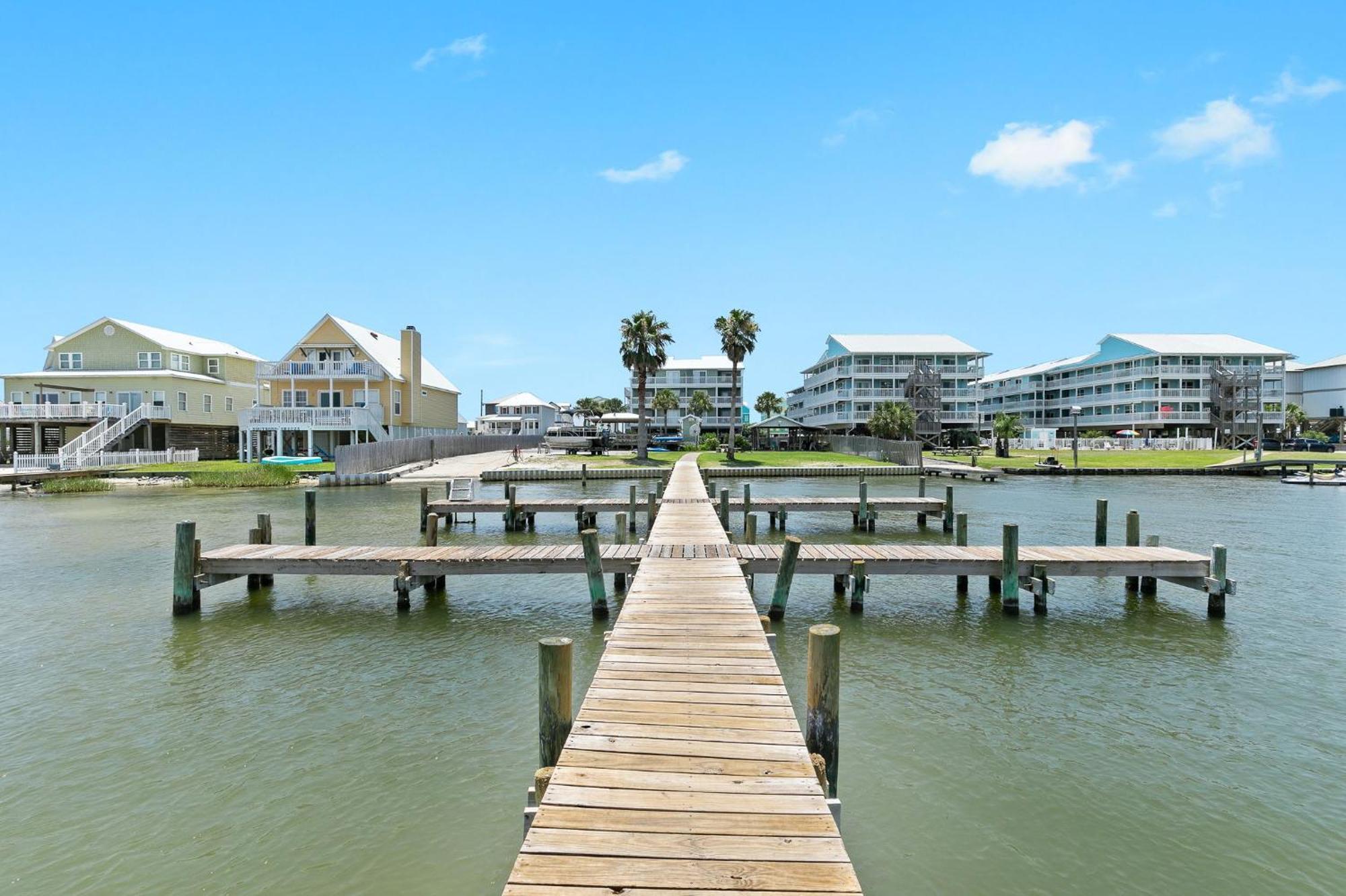 Apartment 3br Gulf Views With Pool, Boat Launch And Dock