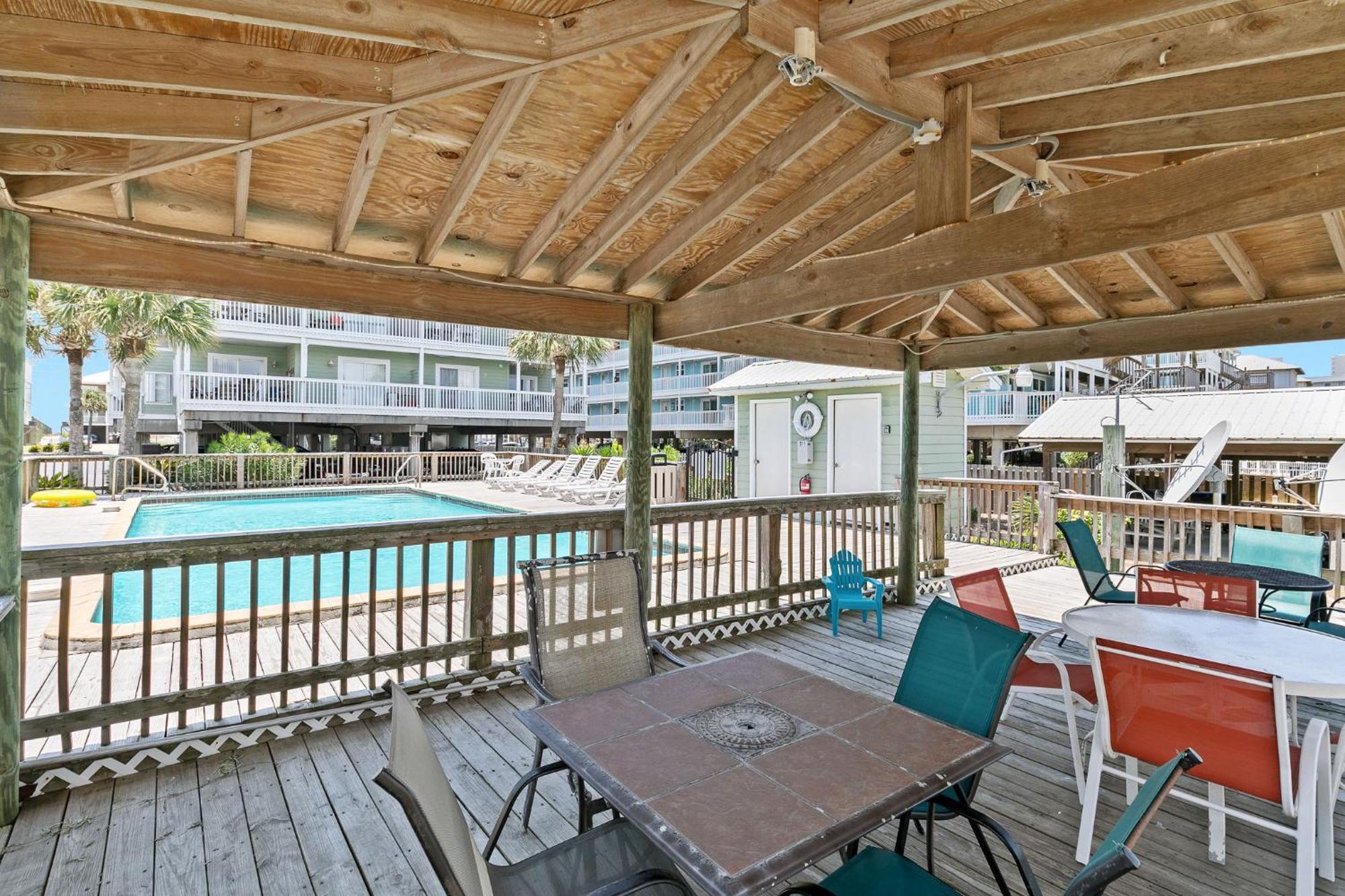 Apartment 3br Gulf Views With Pool, Boat Launch And Dock *