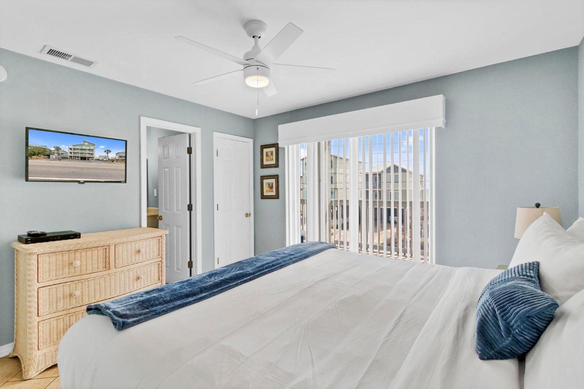 Apartment 3br Gulf Views With Pool, Boat Launch And Dock Gulf Shores